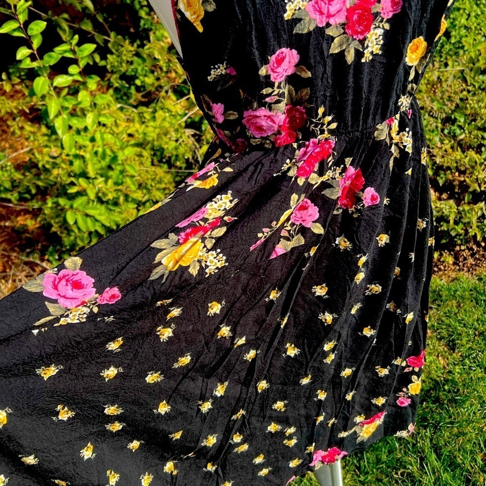 TORRID Floral🌺 Black Dress with Pink and Yellow Accents - Picture 4 of 6